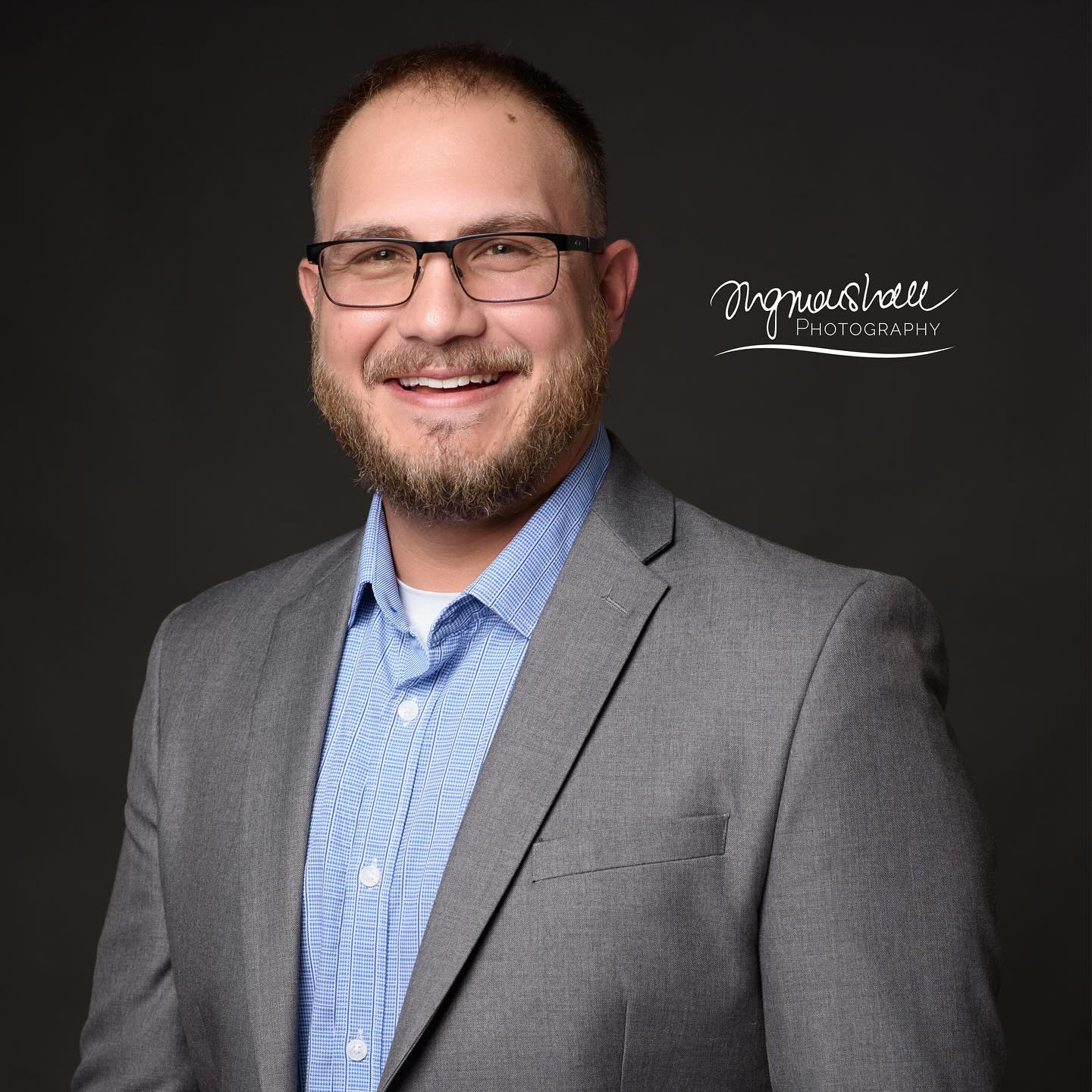 Coordinating Team Headshots in Dallas for a Cohesive Company Image